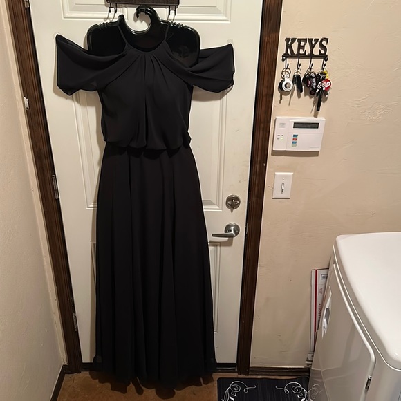 NWT Kleinfeld Black Cold-Shoulder Formal Long Dress Size 2 - Picture 3 of 7